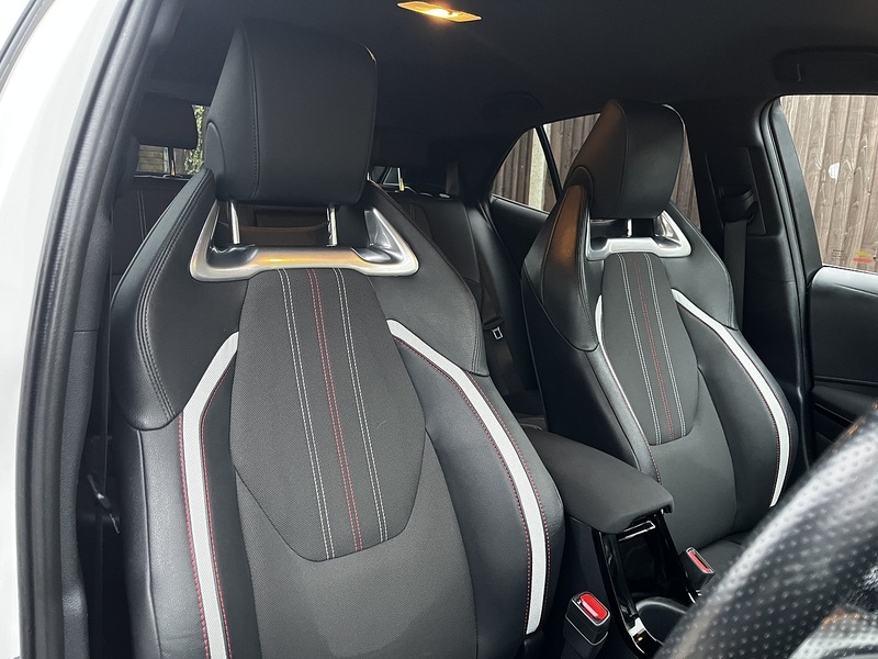 Toyota Corolla VVT-h GR SPORT - U183