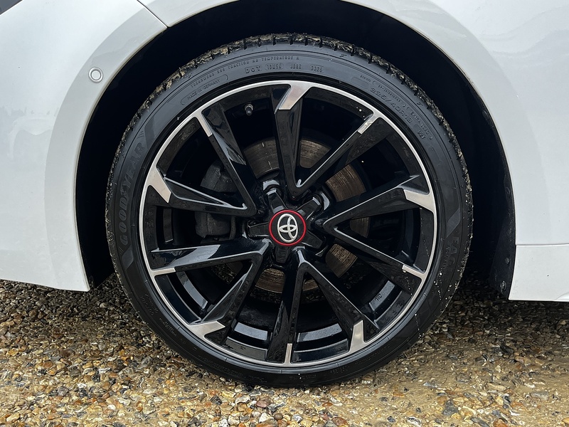 Toyota Corolla VVT-h GR SPORT - U183