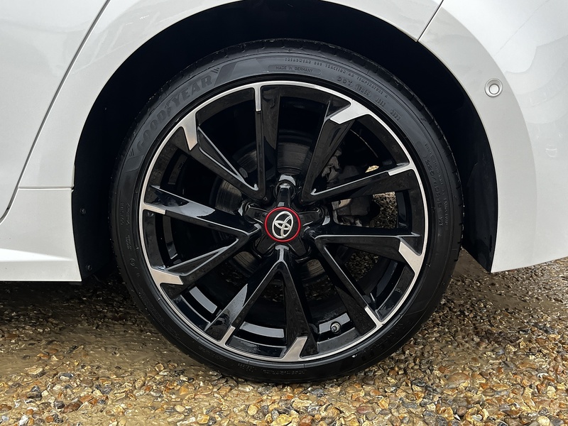 Toyota Corolla VVT-h GR SPORT - U183