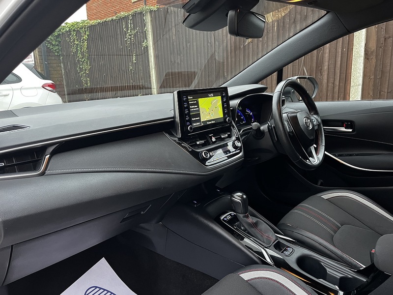 Toyota Corolla VVT-h GR SPORT - U183