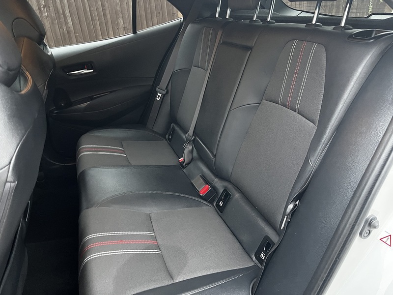 Toyota Corolla VVT-h GR SPORT - U183