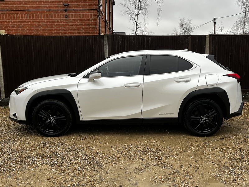 Lexus UX 300e - U187