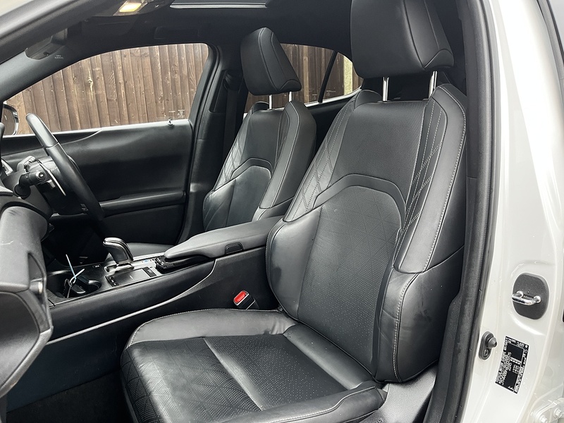 Lexus UX 300e - U187