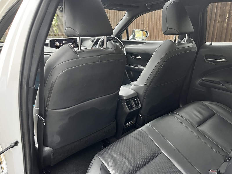 Lexus UX 300e - U187