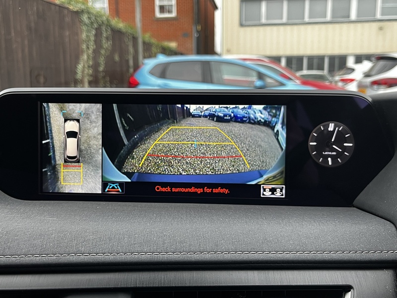 Lexus UX 300e - U187