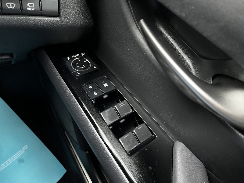 Lexus UX 300e - U187