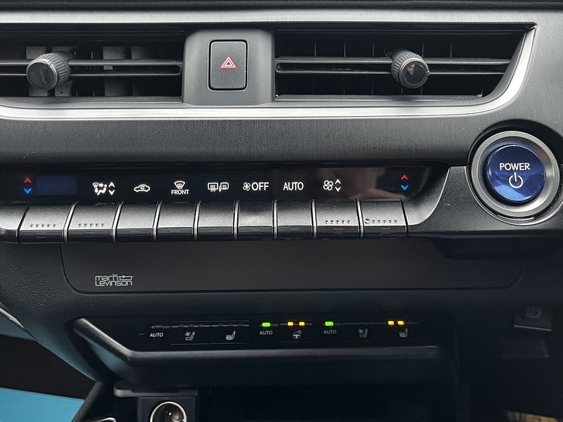 Lexus UX 300e - U187