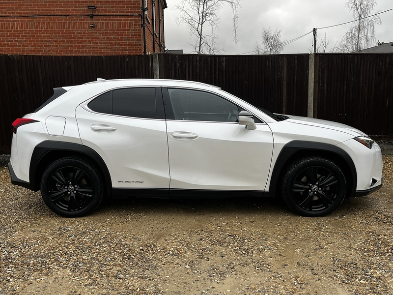 Lexus UX 300e - U187
