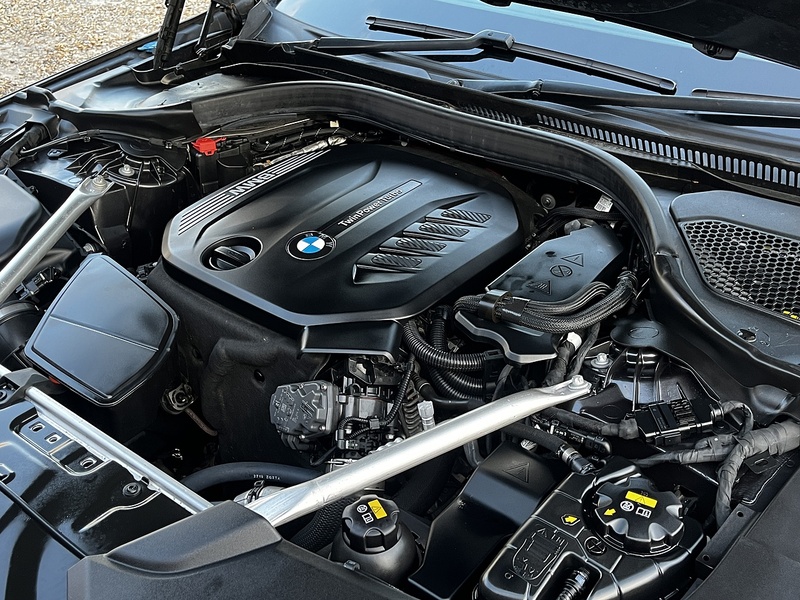 BMW 5 Series 520d MHT M Sport - U197