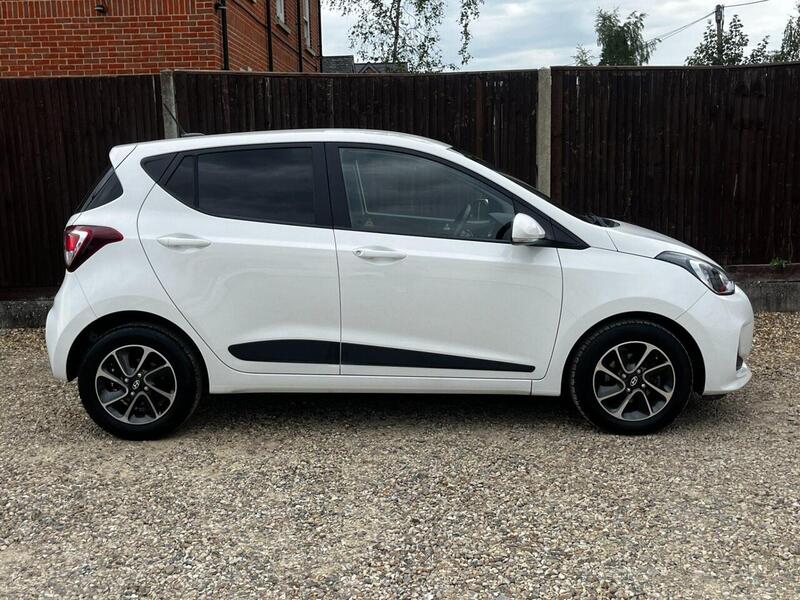 Hyundai i10 PREMIUM - U20
