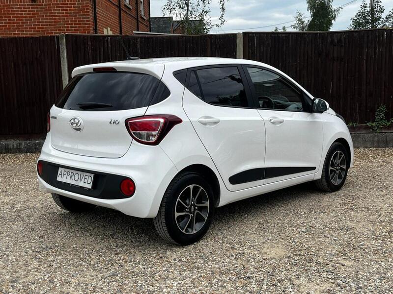 Hyundai i10 PREMIUM - U20