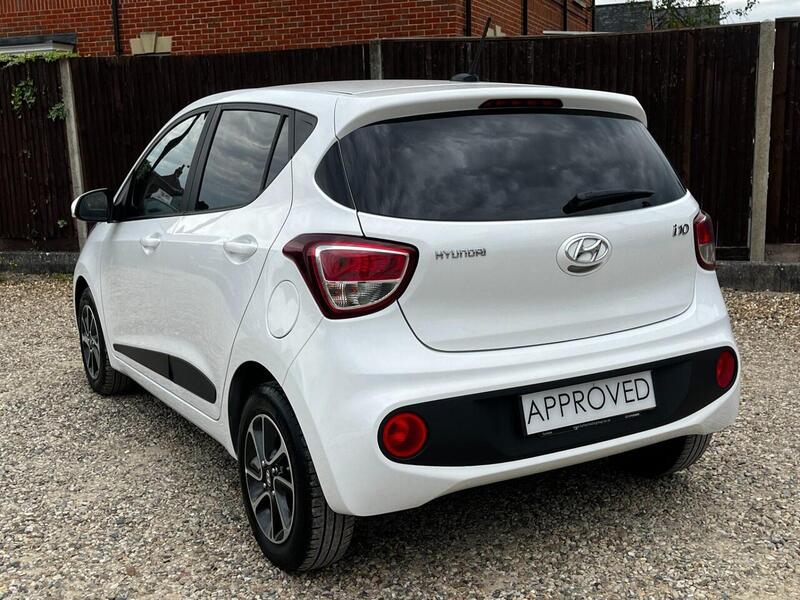 Hyundai i10 PREMIUM - U20