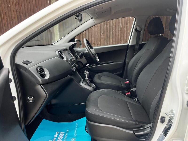 Hyundai i10 PREMIUM - U20
