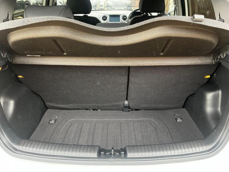 Hyundai i10 PREMIUM - U20