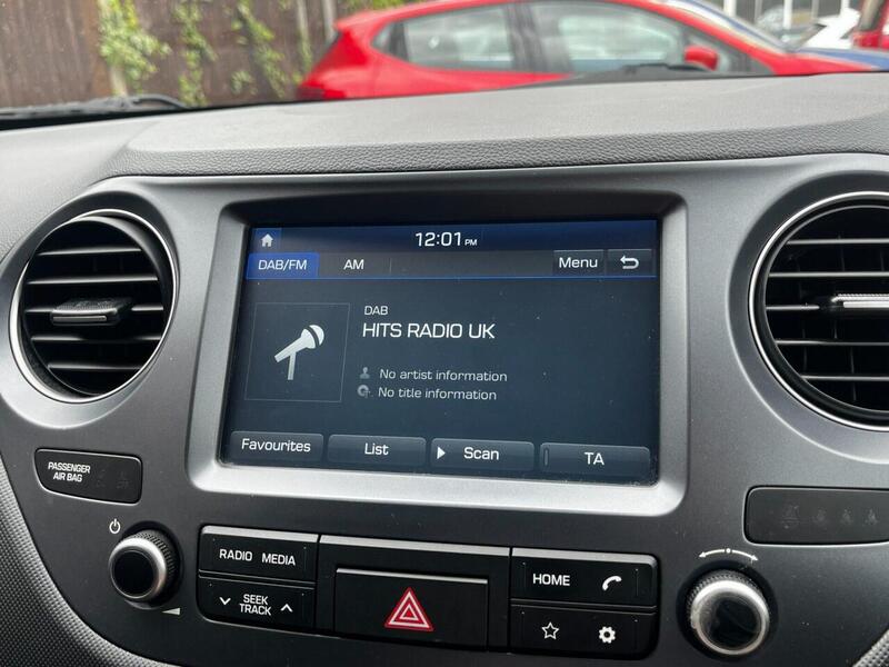 Hyundai i10 PREMIUM - U20