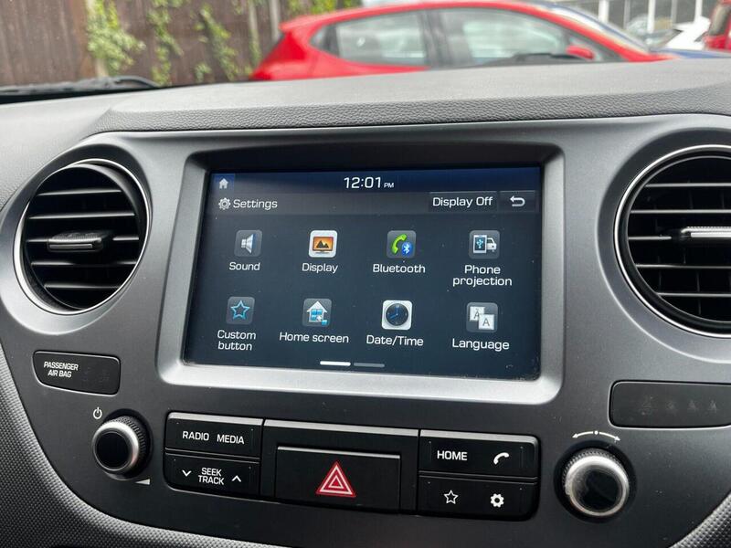 Hyundai i10 PREMIUM - U20