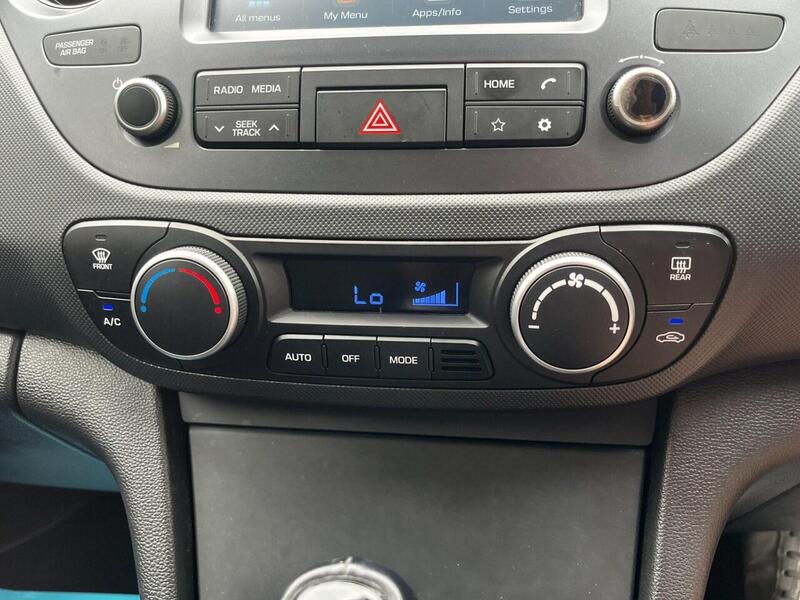 Hyundai i10 PREMIUM - U20