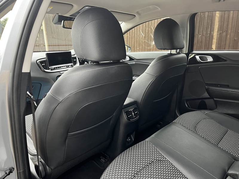 Kia Ceed T-GDi 3 - U210