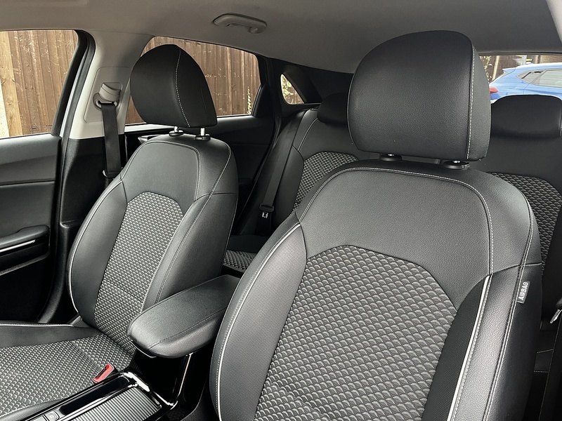 Kia Ceed T-GDi 3 - U210