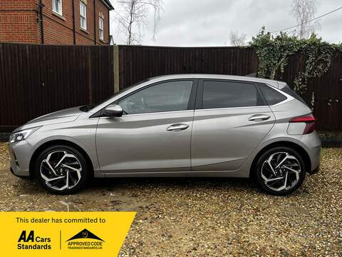 Hyundai i20 38.3kWh Premium Hatchback 5dr Electric Auto (136 ps)