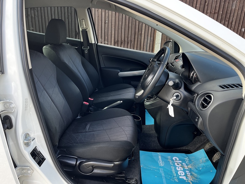 Mazda Mazda2 Tamura - U226