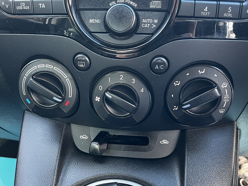 Mazda Mazda2 Tamura - U226