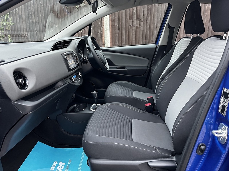 Toyota Yaris VVT-h Icon Tech - U227