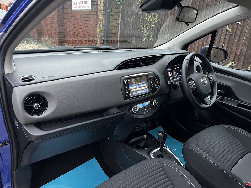 Toyota Yaris VVT-h Icon Tech - U227