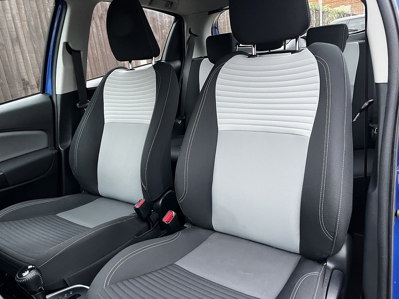 Toyota Yaris VVT-h Icon Tech - U227