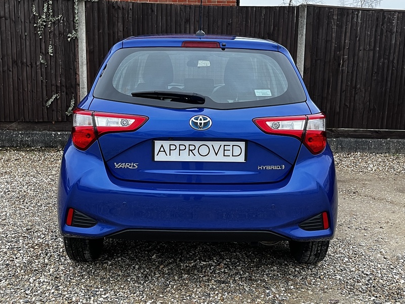 Toyota Yaris VVT-h Icon Tech - U227