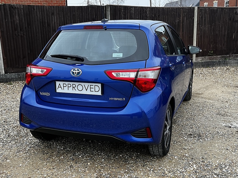 Toyota Yaris VVT-h Icon Tech - U227