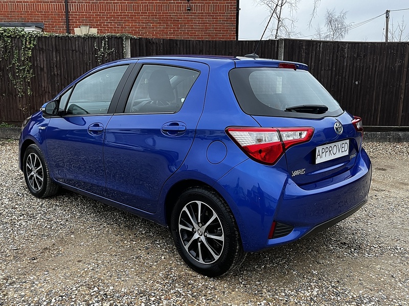 Toyota Yaris VVT-h Icon Tech - U227