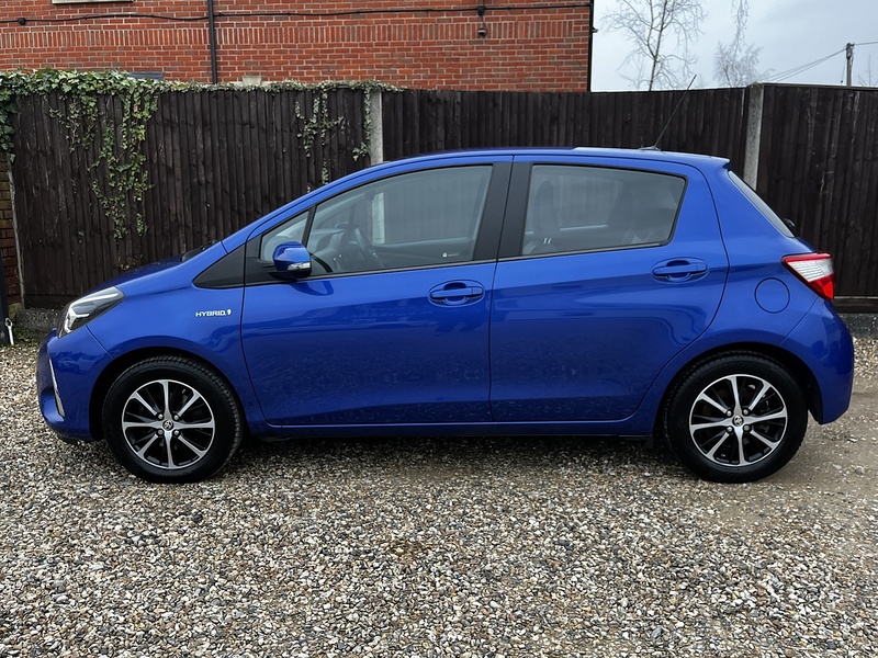 Toyota Yaris VVT-h Icon Tech - U227