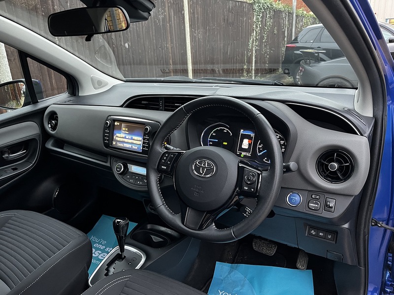 Toyota Yaris VVT-h Icon Tech - U227