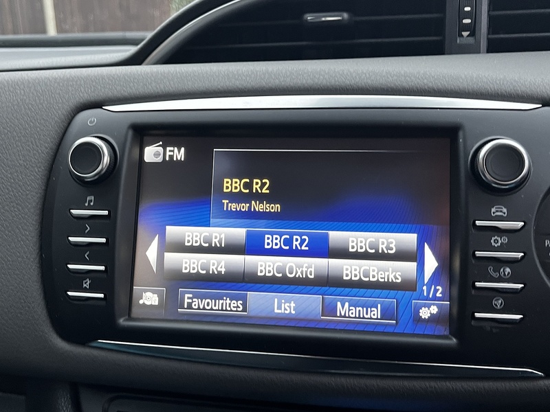 Toyota Yaris VVT-h Icon Tech - U227