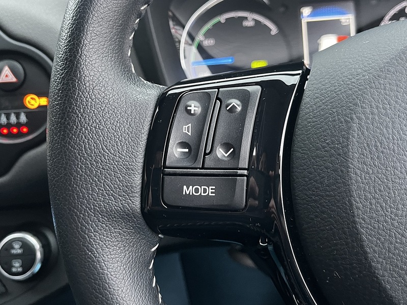 Toyota Yaris VVT-h Icon Tech - U227