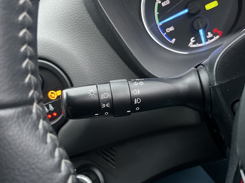 Toyota Yaris VVT-h Icon Tech - U227