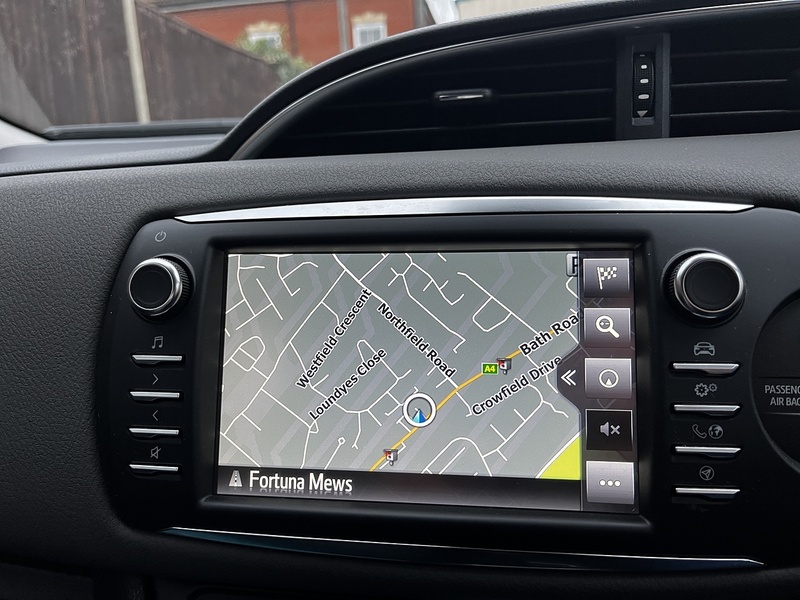 Toyota Yaris VVT-h Icon Tech - U227