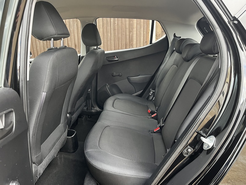 Hyundai i10 S - U228