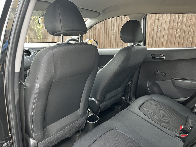 Hyundai i10 S - U228