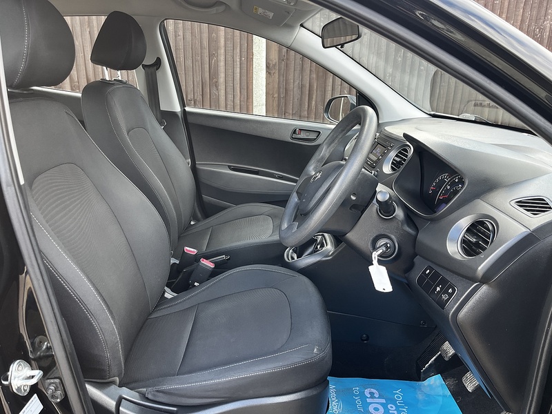 Hyundai i10 S - U228