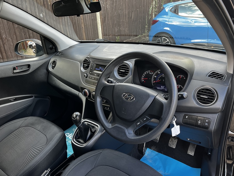 Hyundai i10 S - U228