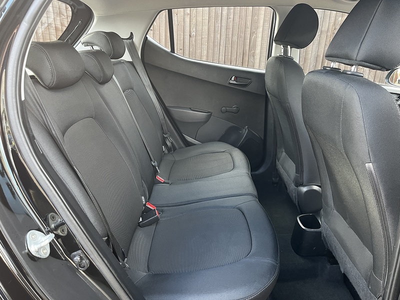 Hyundai i10 S - U228