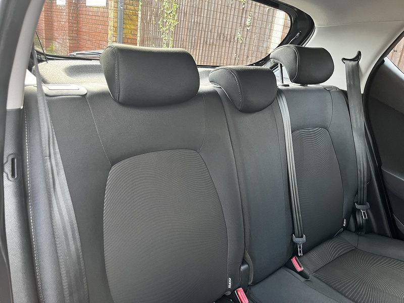 Hyundai i10 S - U228