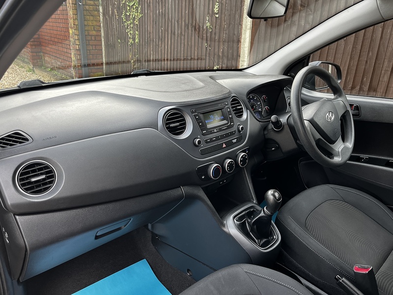 Hyundai i10 S - U228