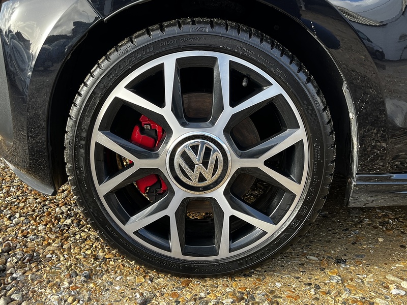 Volkswagen up! up! GTI - U230