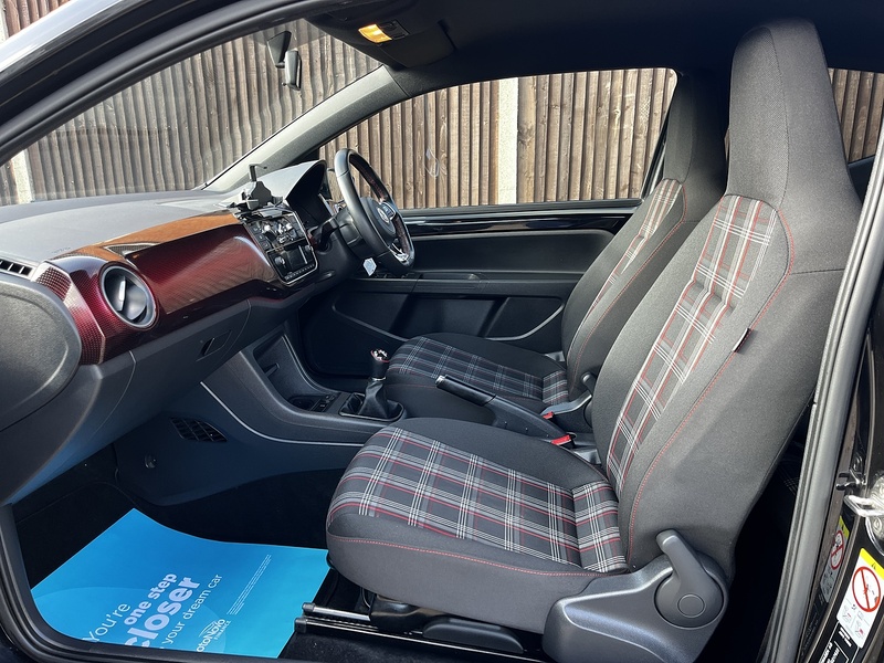Volkswagen up! up! GTI - U230