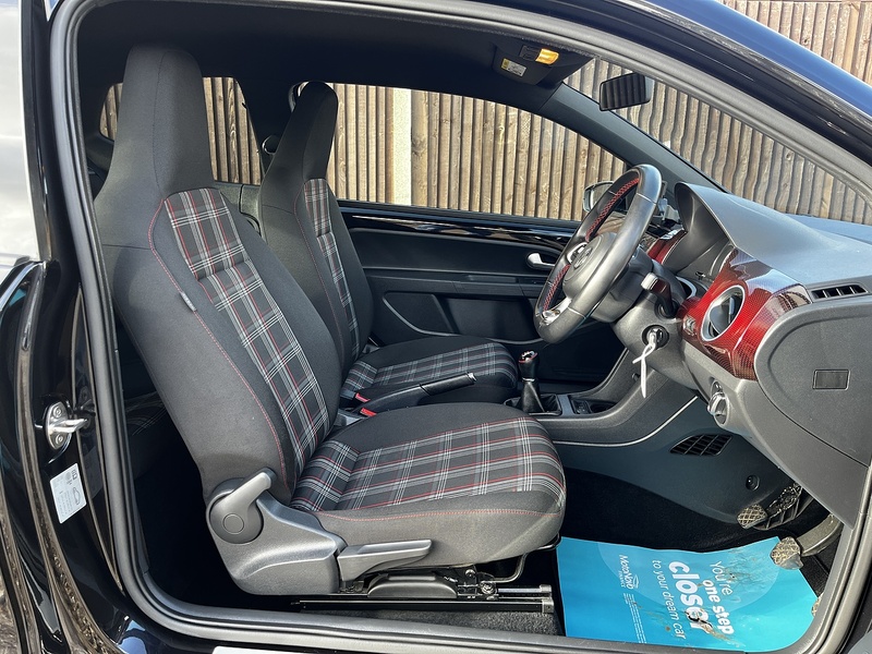 Volkswagen up! up! GTI - U230