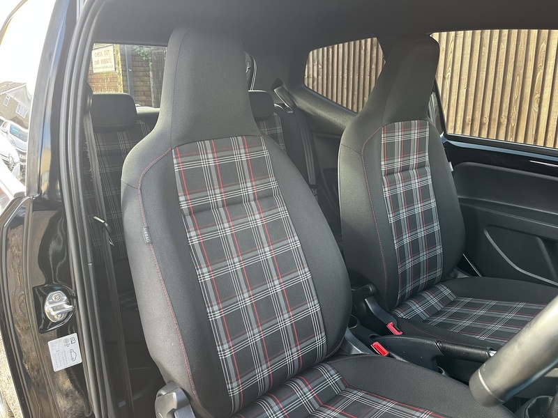 Volkswagen up! up! GTI - U230