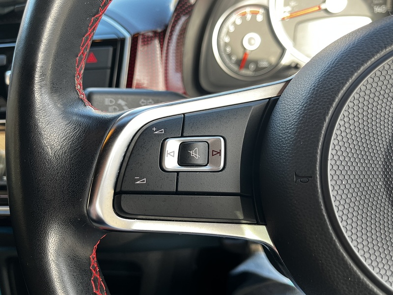 Volkswagen up! up! GTI - U230